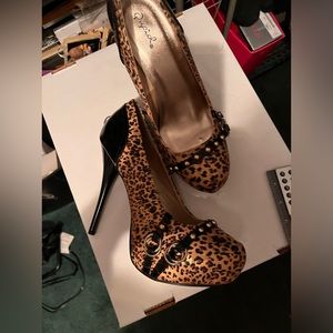Gold leopard print heels